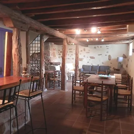 Country house La Casona De Castilnovo - Gay Men Only *