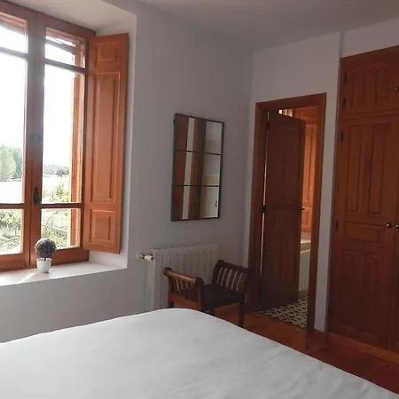 La Casona De Castilnovo - Gay Men Only Valdesaz