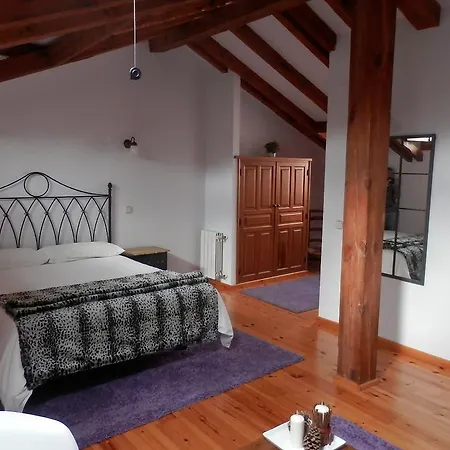 Country house La Casona De Castilnovo - Gay Men Only Valdesaz