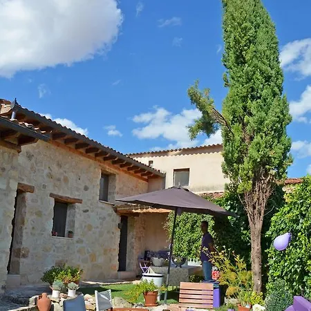 Country house La Casona De Castilnovo - Gay Men Only Valdesaz