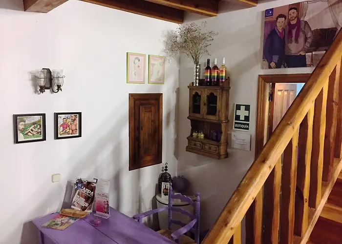 La Casona De Castilnovo - Gay Men Only * Valdesaz